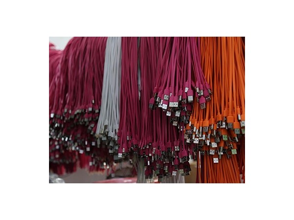 Type-C數(shù)據(jù)線和Lightning數(shù)據(jù)線有哪些區(qū)別？